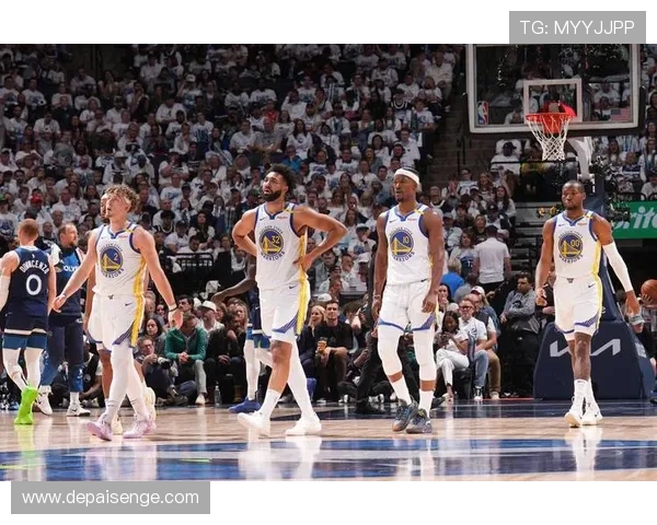 库明加强势突破高抛助攻巴特勒空中接力暴扣点燃全场激情 库明加强势突破高抛助攻巴特勒空中接力暴扣点燃全场激情